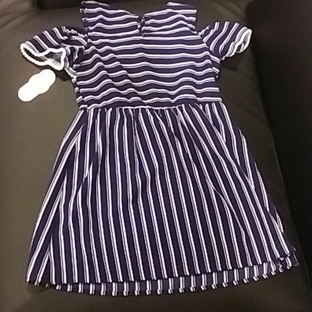 Dress - Picture 2 of 2